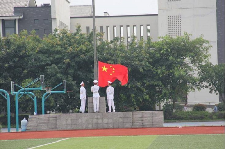 石室白馬中學近幾年的中考錄取分數(shù)線是多少？