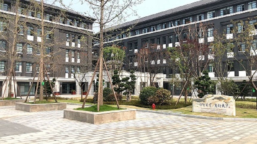 成都第二十中學(xué)校園環(huán)境好不好、怎么樣？