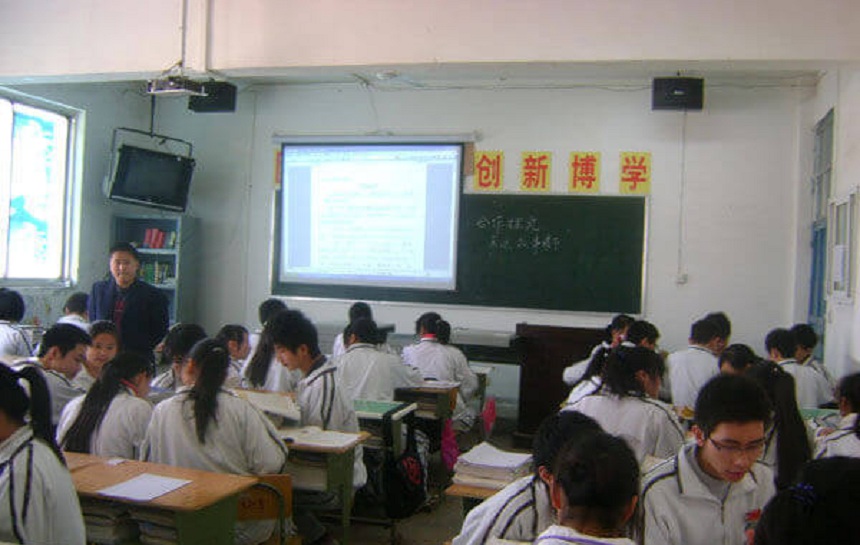 華興中學(xué)環(huán)境怎么樣、好不好？