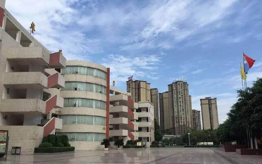 華興中學(xué)是民辦嗎？
