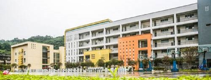 雅安二中寢室、校園環(huán)境怎么樣？