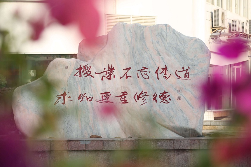 東汽八一中學近幾年升學率情況怎么樣？
