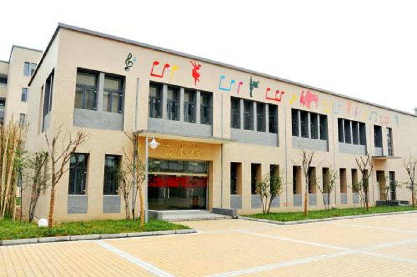 德陽(yáng)東電中學(xué)校園環(huán)境好不好？宿舍環(huán)境怎么樣？