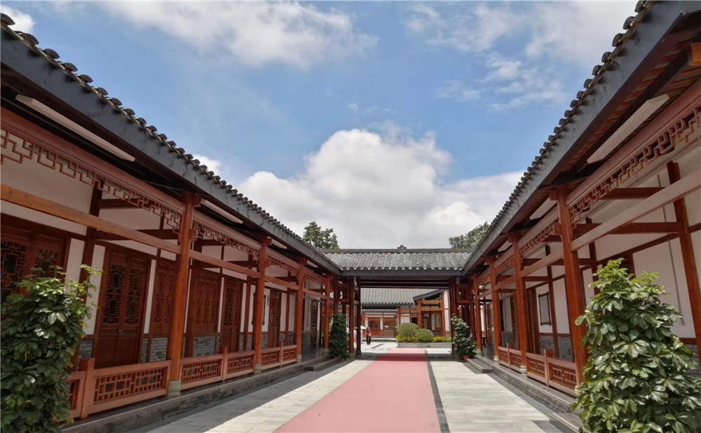 成都綿實(shí)外國(guó)語(yǔ)學(xué)校的高考升學(xué)率高不高？
