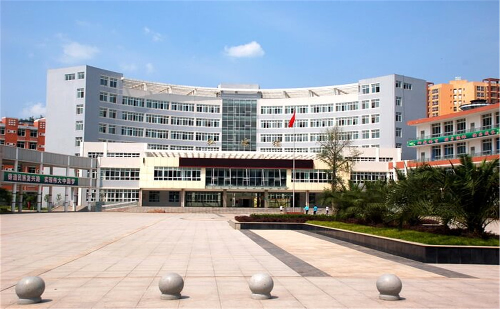 簡陽中學去年的錄取分數(shù)是多少？