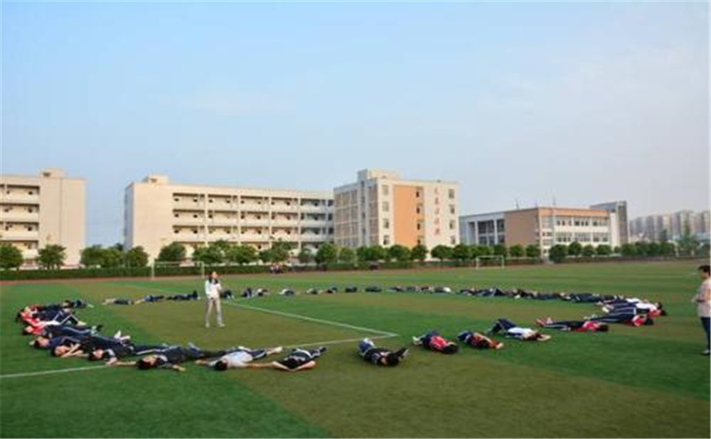 郫縣四中高中宿舍怎么樣？