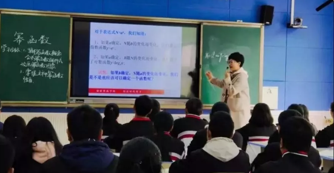 蒲江中學近三年的錄取分數(shù)線是多少？