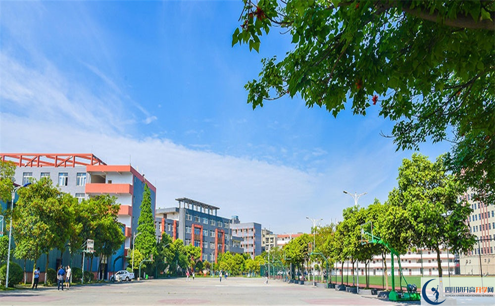 川科外國(guó)語(yǔ)學(xué)校的實(shí)驗(yàn)班怎么樣？