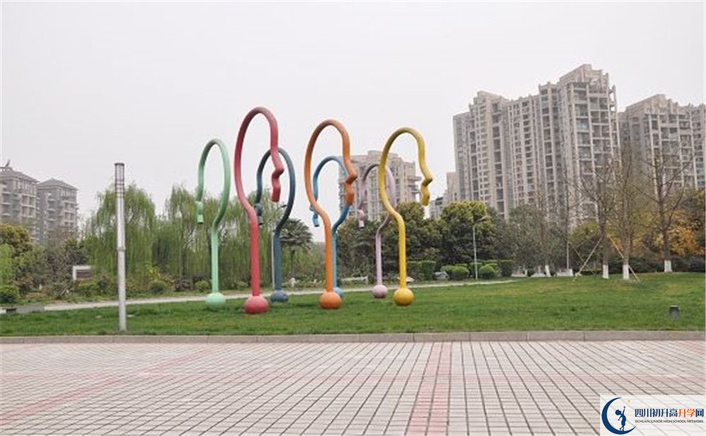 成都七中實(shí)驗(yàn)學(xué)校的升學(xué)率是多少？