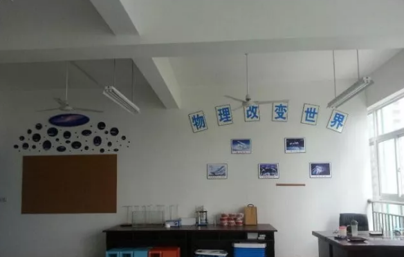 中考成都市泡桐樹中學的招生分數(shù)線是多少？