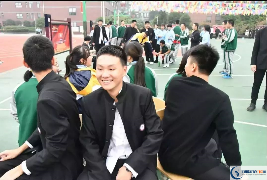 成都外國語學(xué)校的老師好不好？
