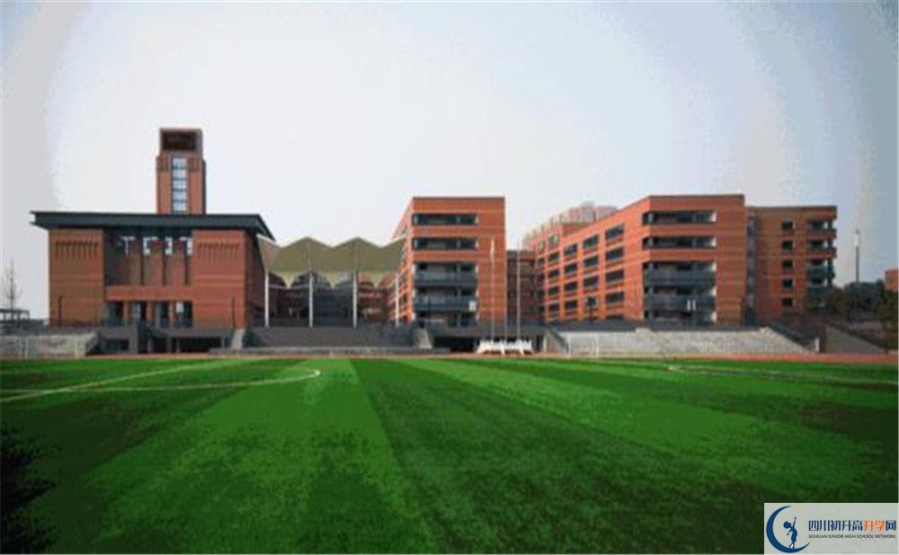 成都實外新都五龍山學校的高中住宿好不好？
