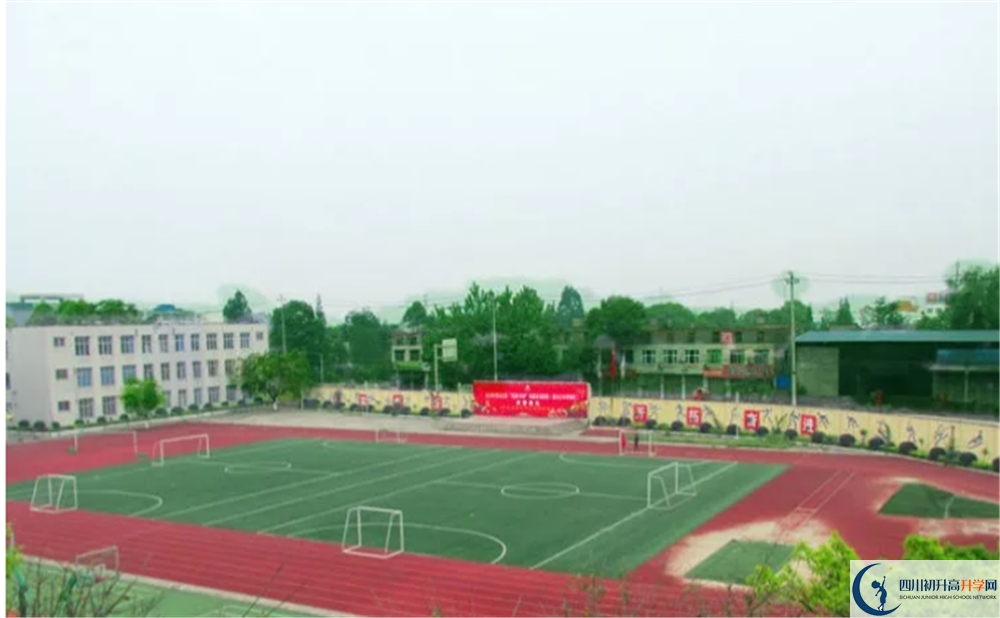 青白江中學(xué)的宿舍好不好？