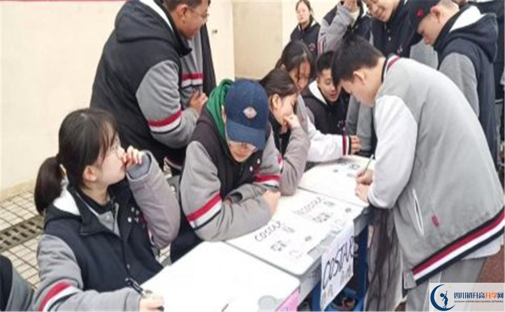 北大附中成都新津?yàn)槊鲗W(xué)校的學(xué)費(fèi)一期是多少？