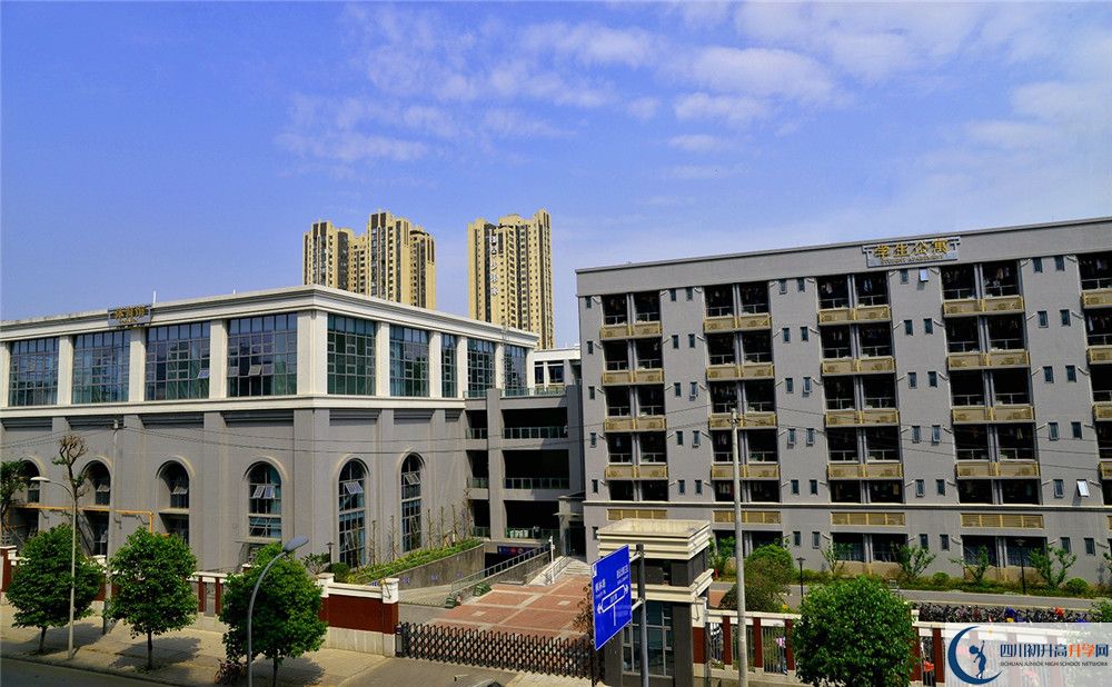 成都市第四十九中學(xué)2020年高一入學(xué)考試時(shí)間是多久？