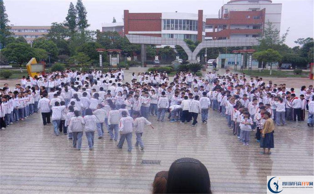 彭州中學(xué)2020年被清華北大錄取的學(xué)生有多少？