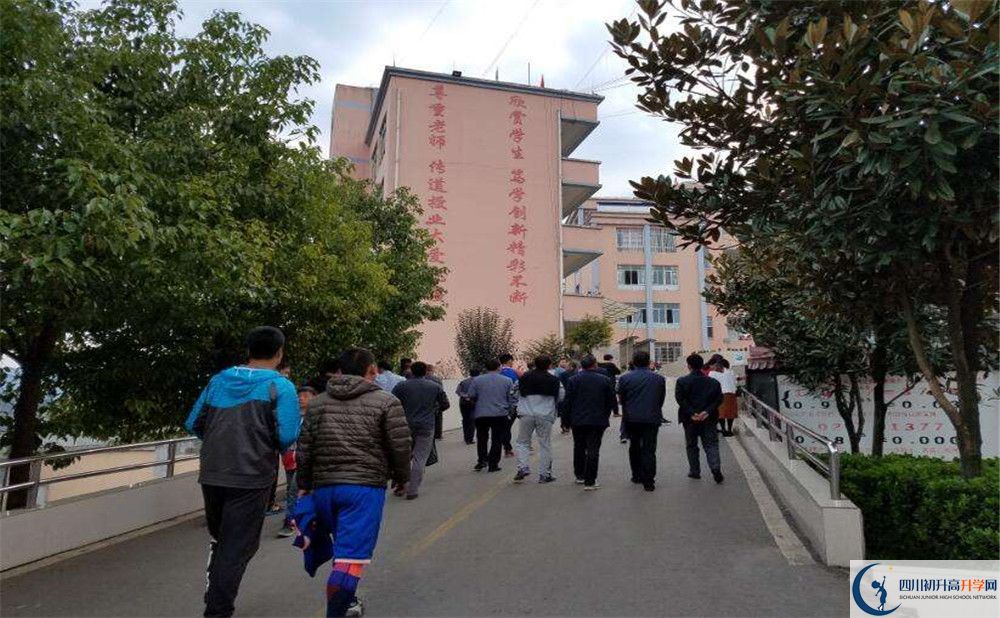 大彎中學(xué)2020年保送清華北大的人數(shù)有多少？