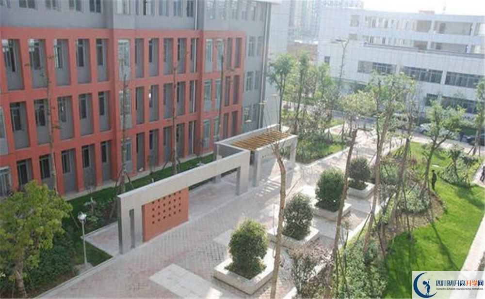 成都經(jīng)濟(jì)技術(shù)開發(fā)區(qū)實驗中學(xué)位置在哪里？