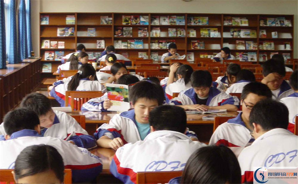 2020成都大學(xué)附屬中學(xué)初升高分班考試題難不難？