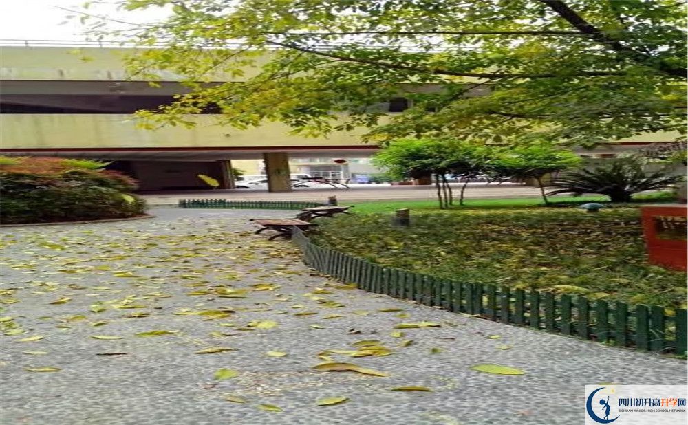 四川師范大學(xué)附屬第三實(shí)驗(yàn)中學(xué)在全國(guó)高中排名多少？