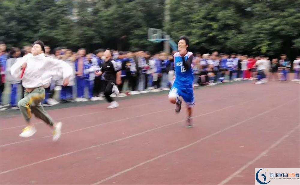 仁壽華達高中實驗班學(xué)費貴嗎？