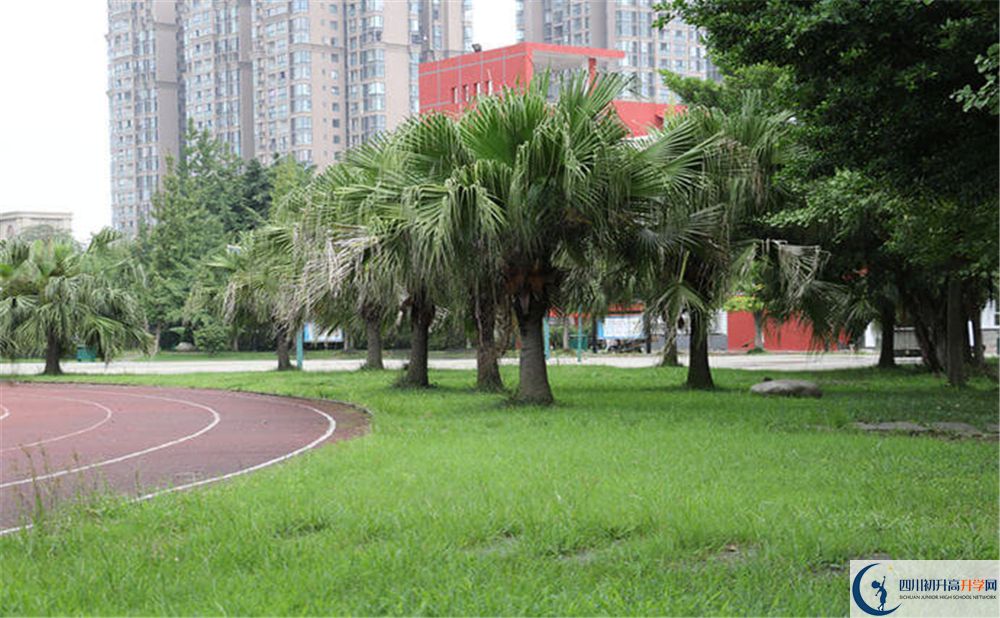 成都南開為明學校高中分班考試難嗎？