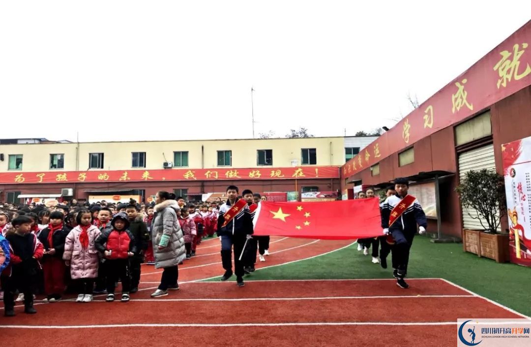 成都文武學(xué)校高中分班考試難嗎？