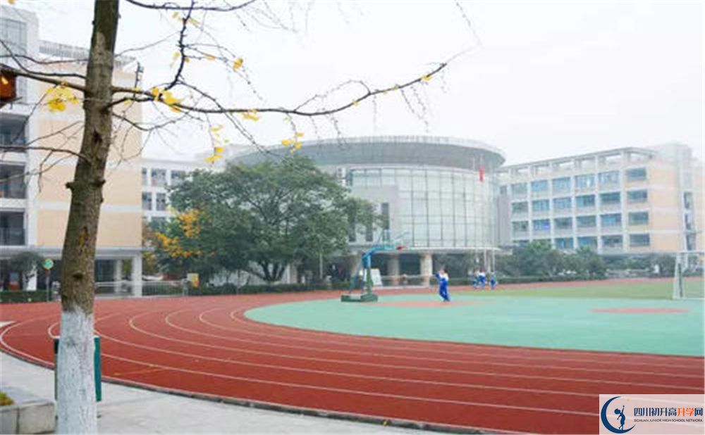 成都十二中（四川大學附屬中學）補課嗎？