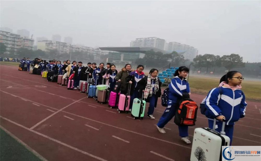 成都華西中學(xué)2020年高考人數(shù)是多少？