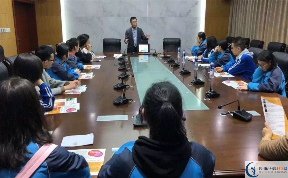 新都一中2020年高考人數(shù)是多少？