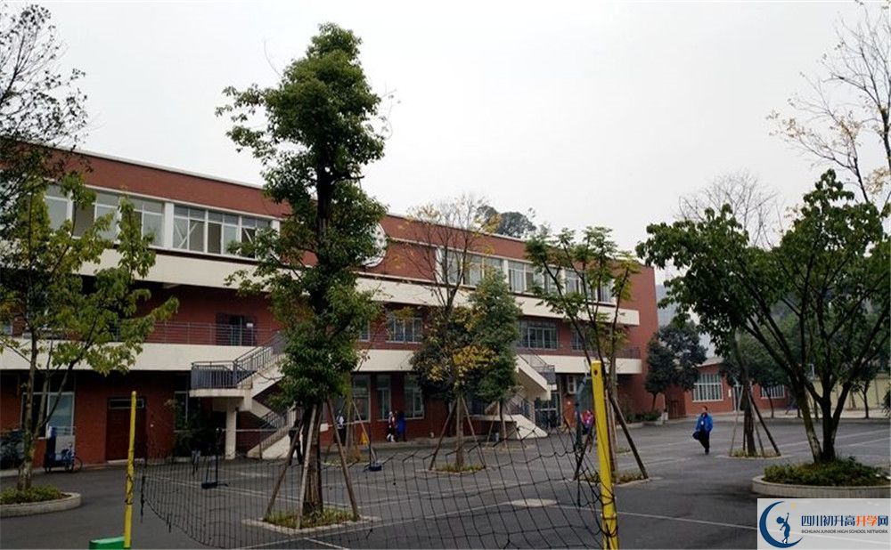 成都七中八一學(xué)校初三課程資源在哪里看？
