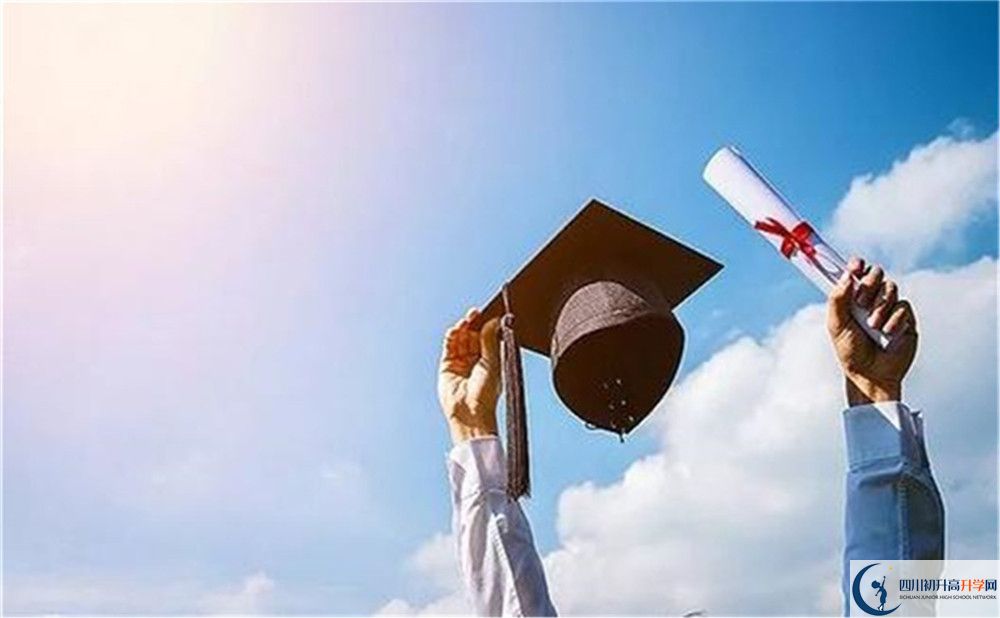 2020年成都大學(xué)附中老師怎么樣？